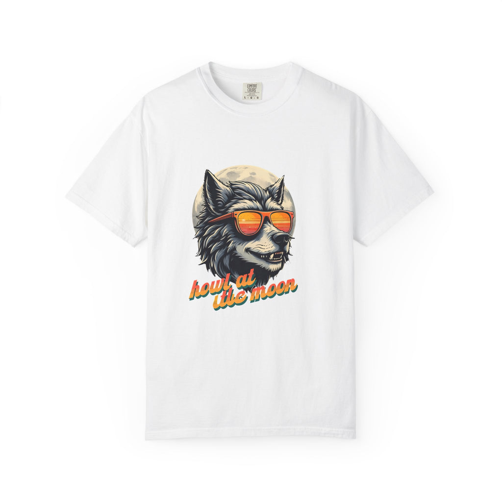 Howl at the Moon Graphic Tee, Unisex T-Shirt for Wolf Lovers, Cool Summer Style, Perfect Birthday Gift, Funky Retro Apparel