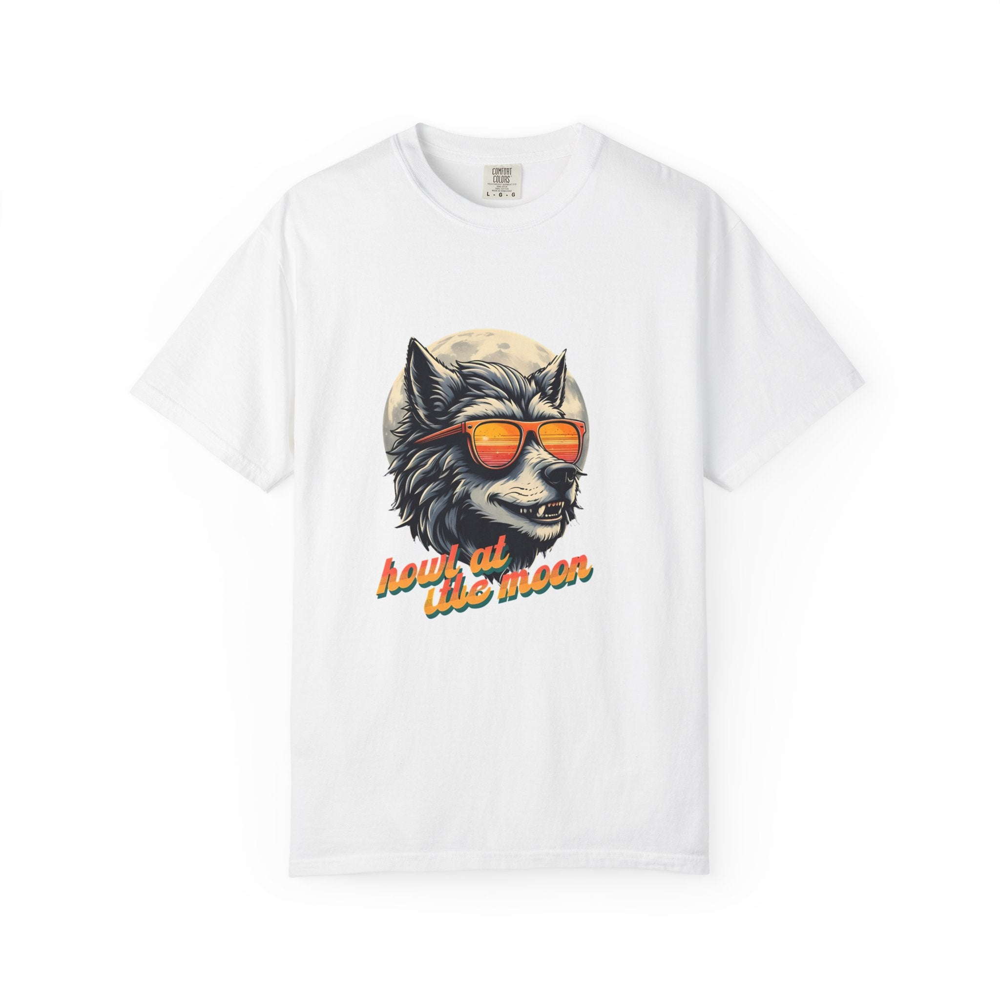 Howl at the Moon Graphic Tee, Unisex T-Shirt for Wolf Lovers, Cool Summer Style, Perfect Birthday Gift, Funky Retro Apparel